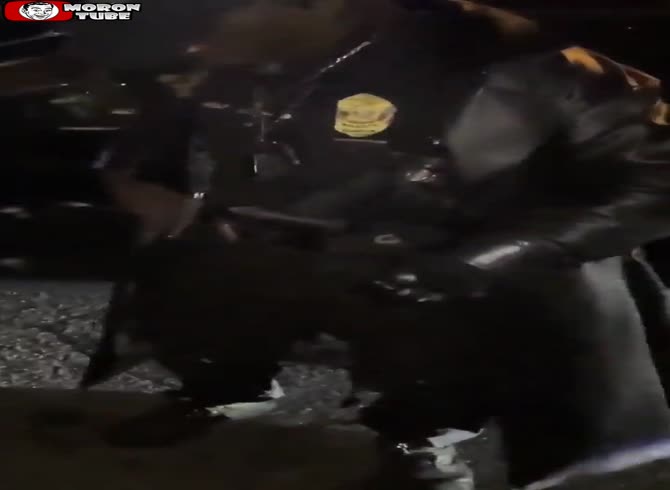 Video: It's amazing how this security guard displays all of his weaponry!